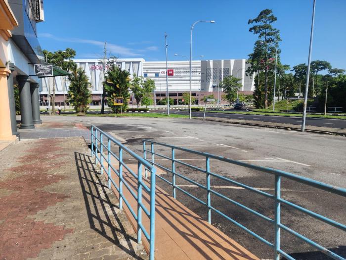 8 hotel nilai