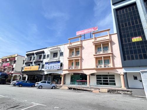 8 hotel nilai