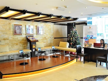 signature inn deira free parking