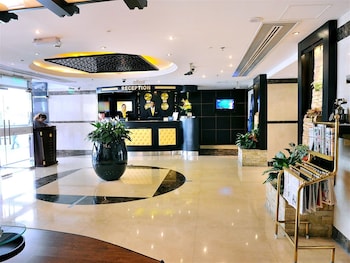 signature inn deira free parking