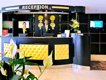signature inn deira free parking