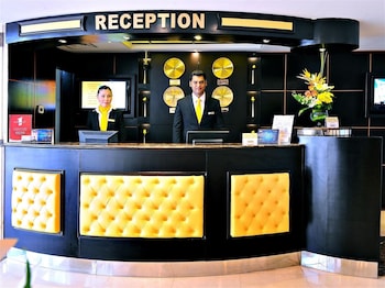 signature inn deira free parking