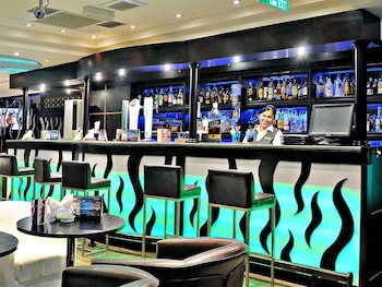 signature inn deira free parking