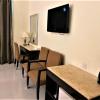 signature inn deira free parking