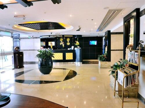 signature inn deira free parking