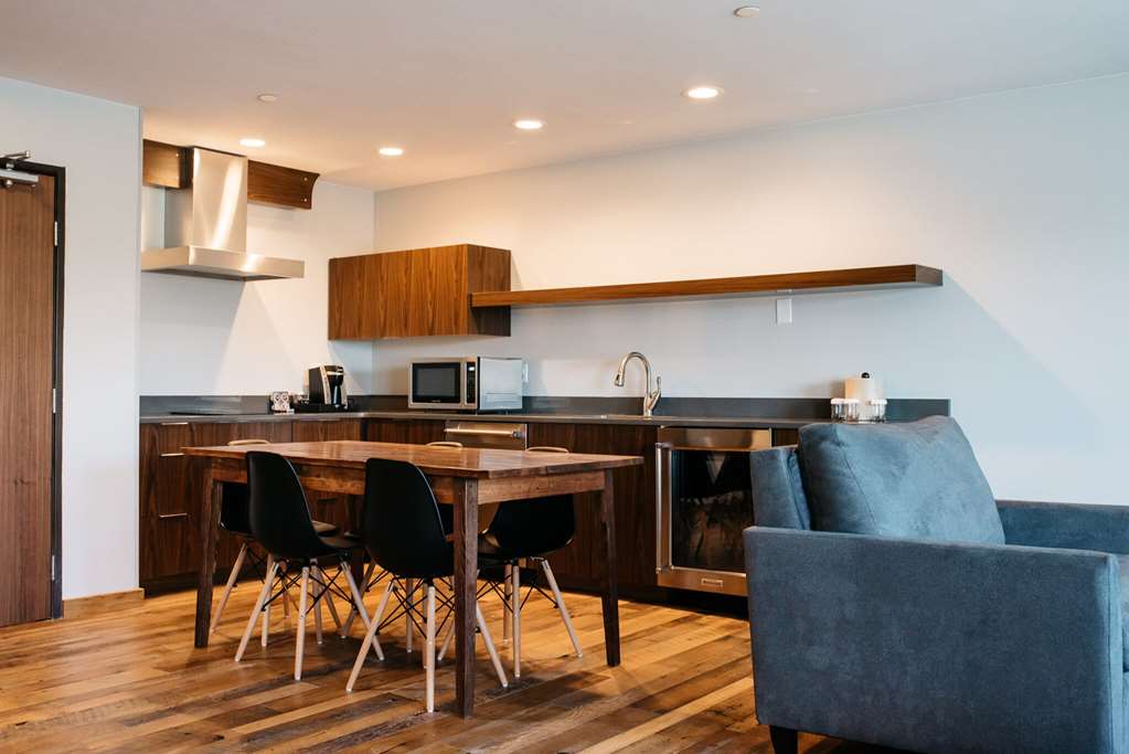 park city peaks hotel