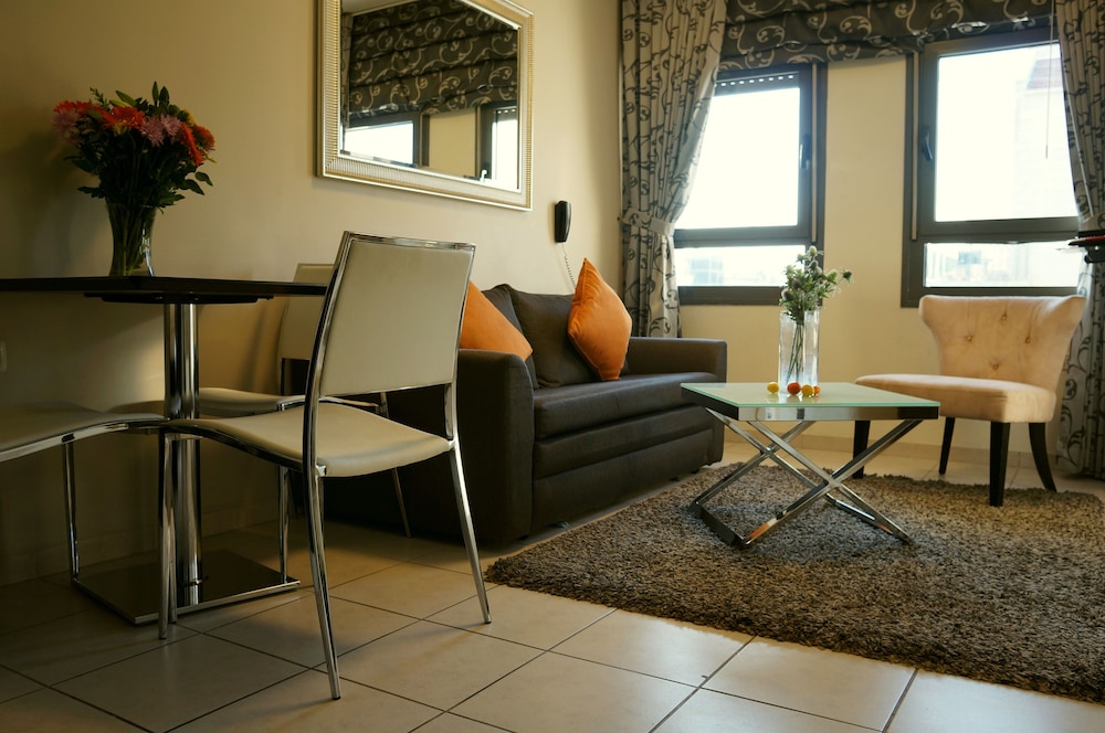 rafael residence