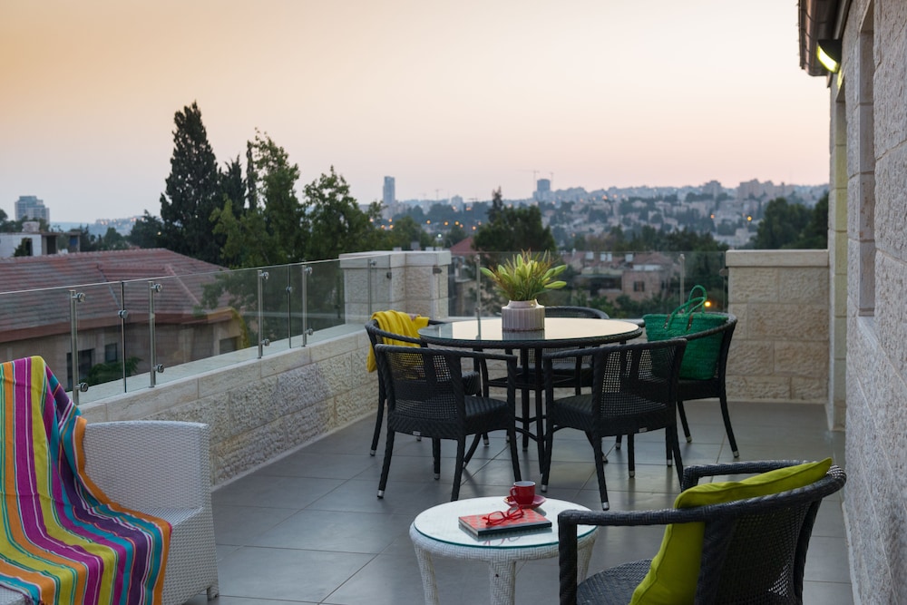 rafael residence