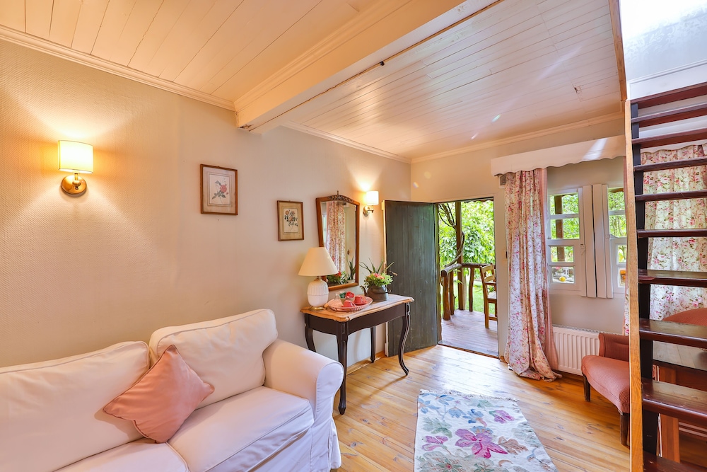 tranquilla river lodge adults only