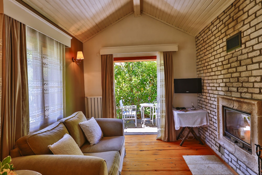 tranquilla river lodge adults only