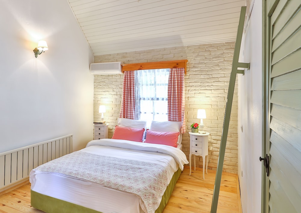 tranquilla river lodge adults only