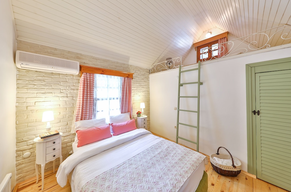 tranquilla river lodge adults only