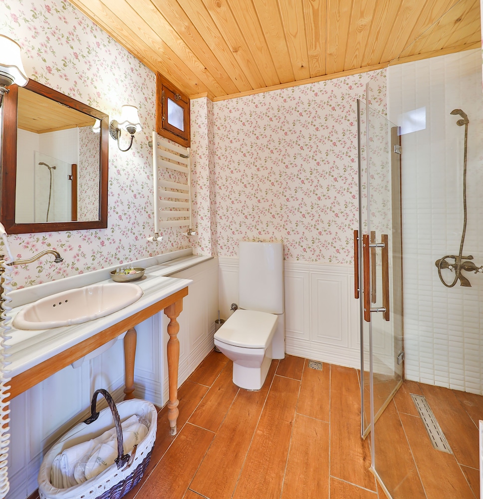 tranquilla river lodge adults only