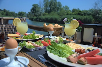 tranquilla river lodge adults only