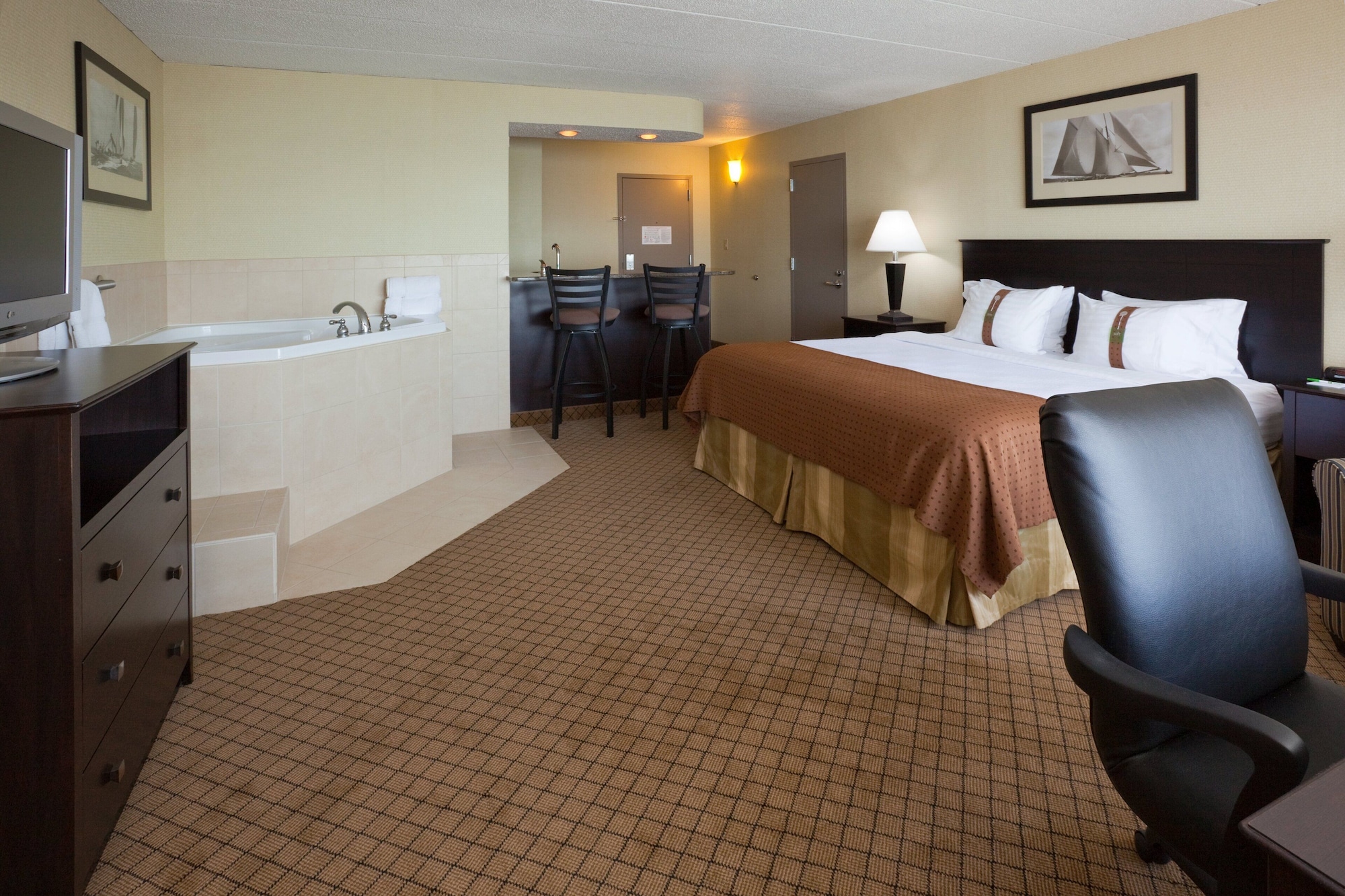 holiday inn detroit lakes by ihg
