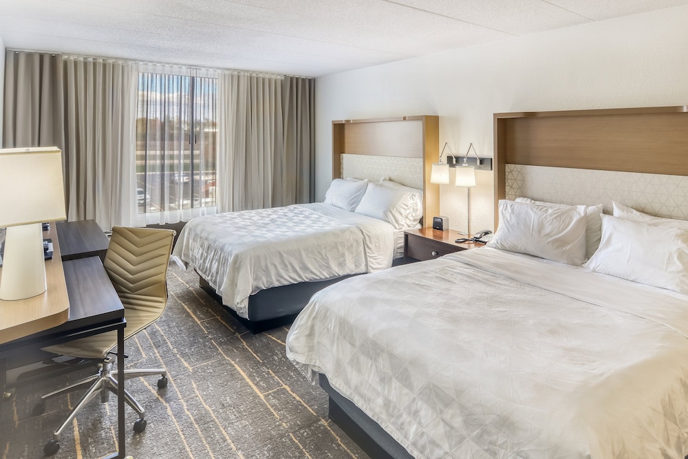 holiday inn detroit lakes by ihg