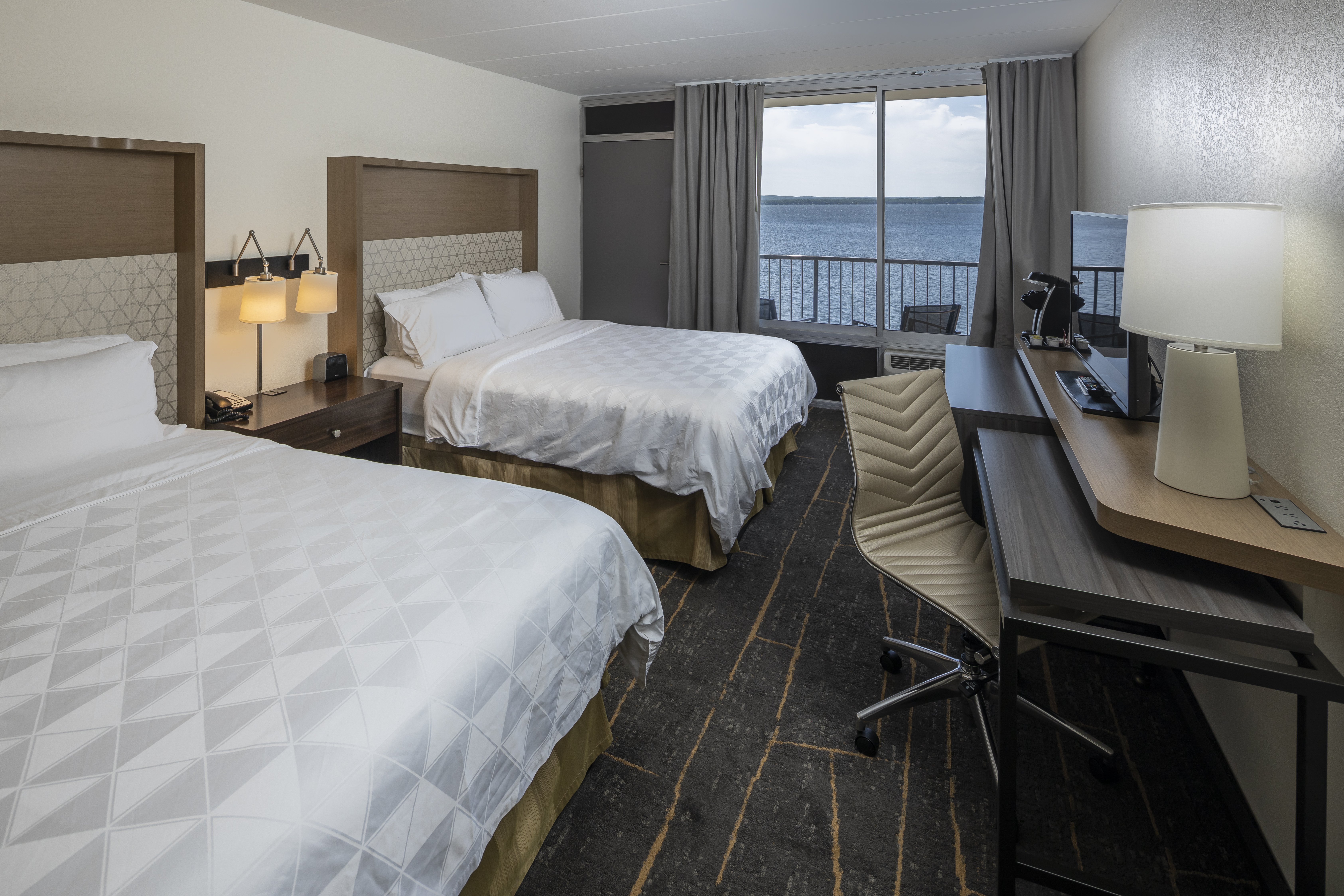 holiday inn detroit lakes by ihg
