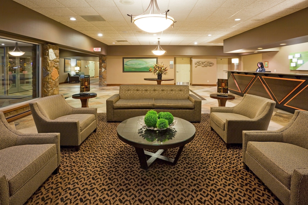 holiday inn detroit lakes by ihg