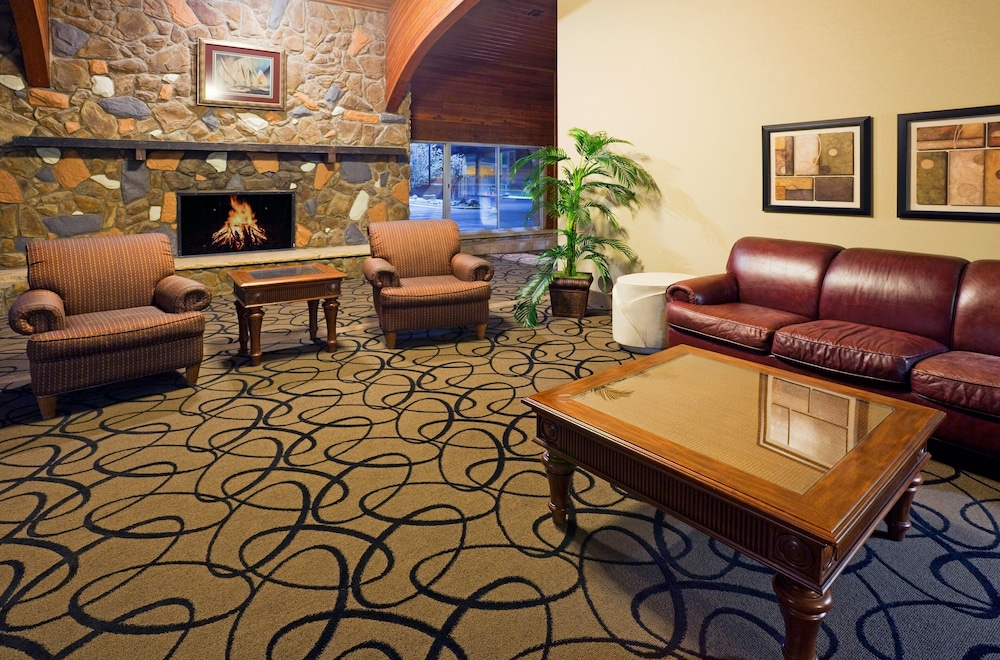 holiday inn detroit lakes by ihg