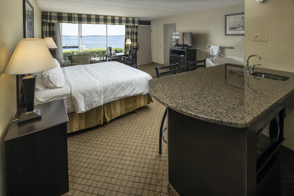 holiday inn detroit lakes by ihg