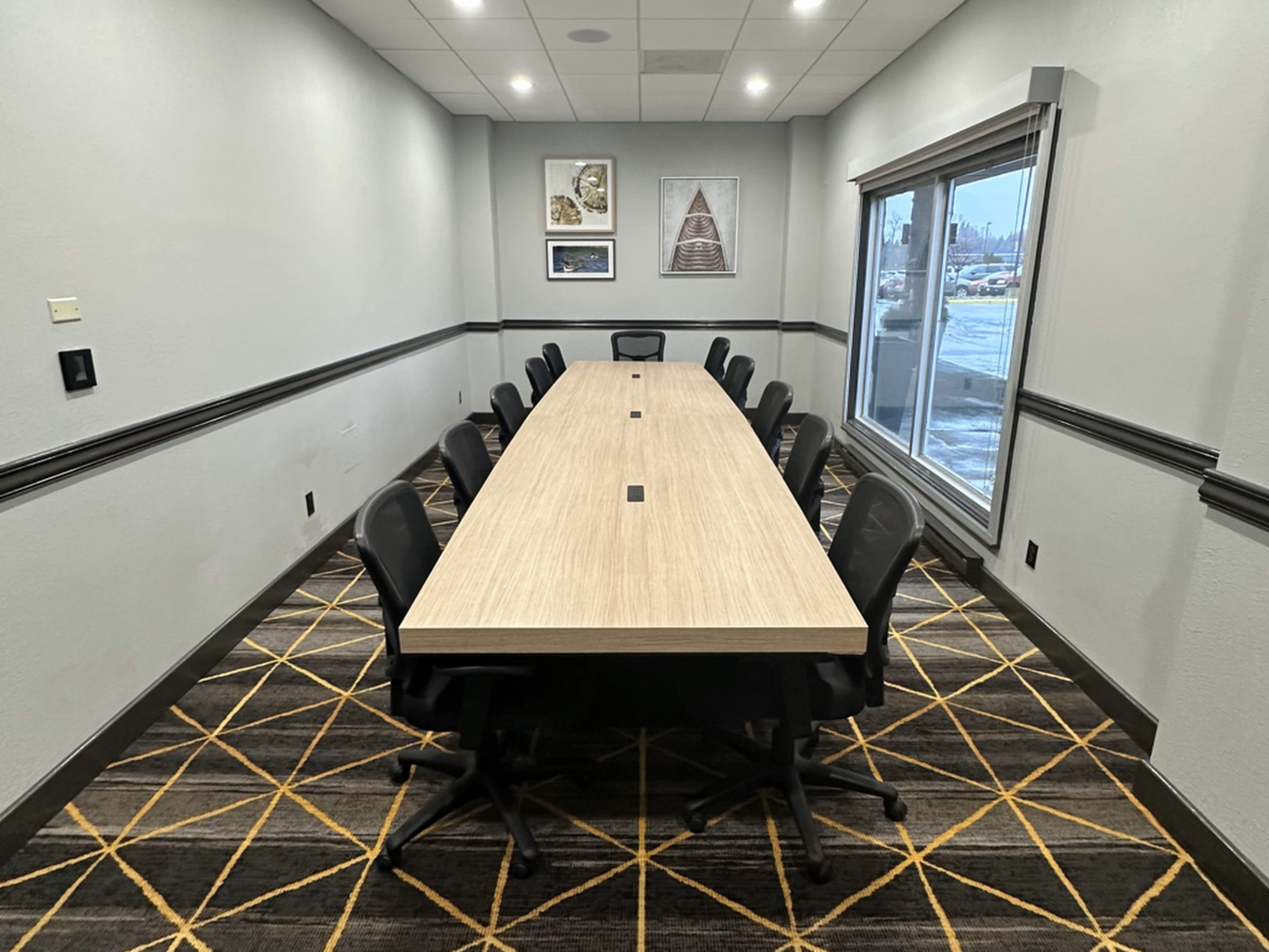 holiday inn detroit lakes by ihg