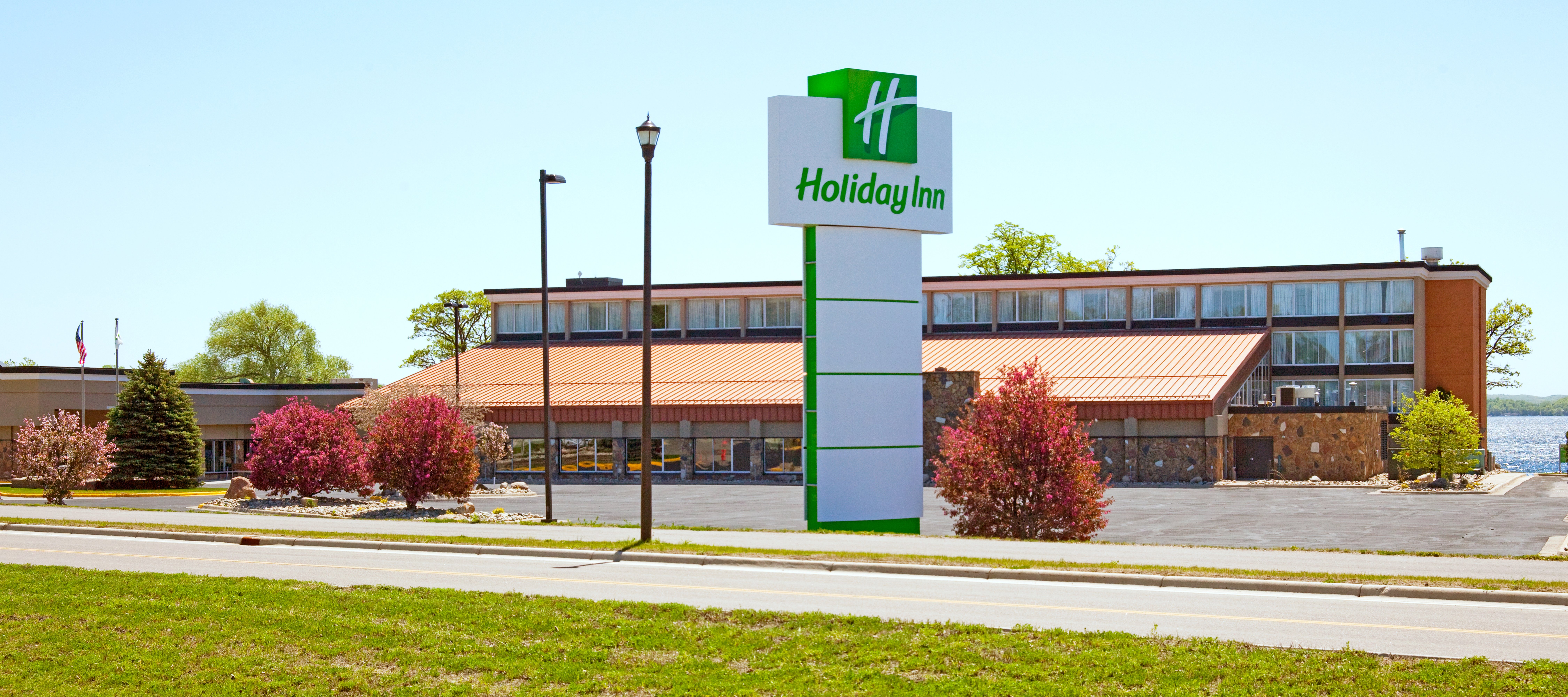 holiday inn detroit lakes by ihg