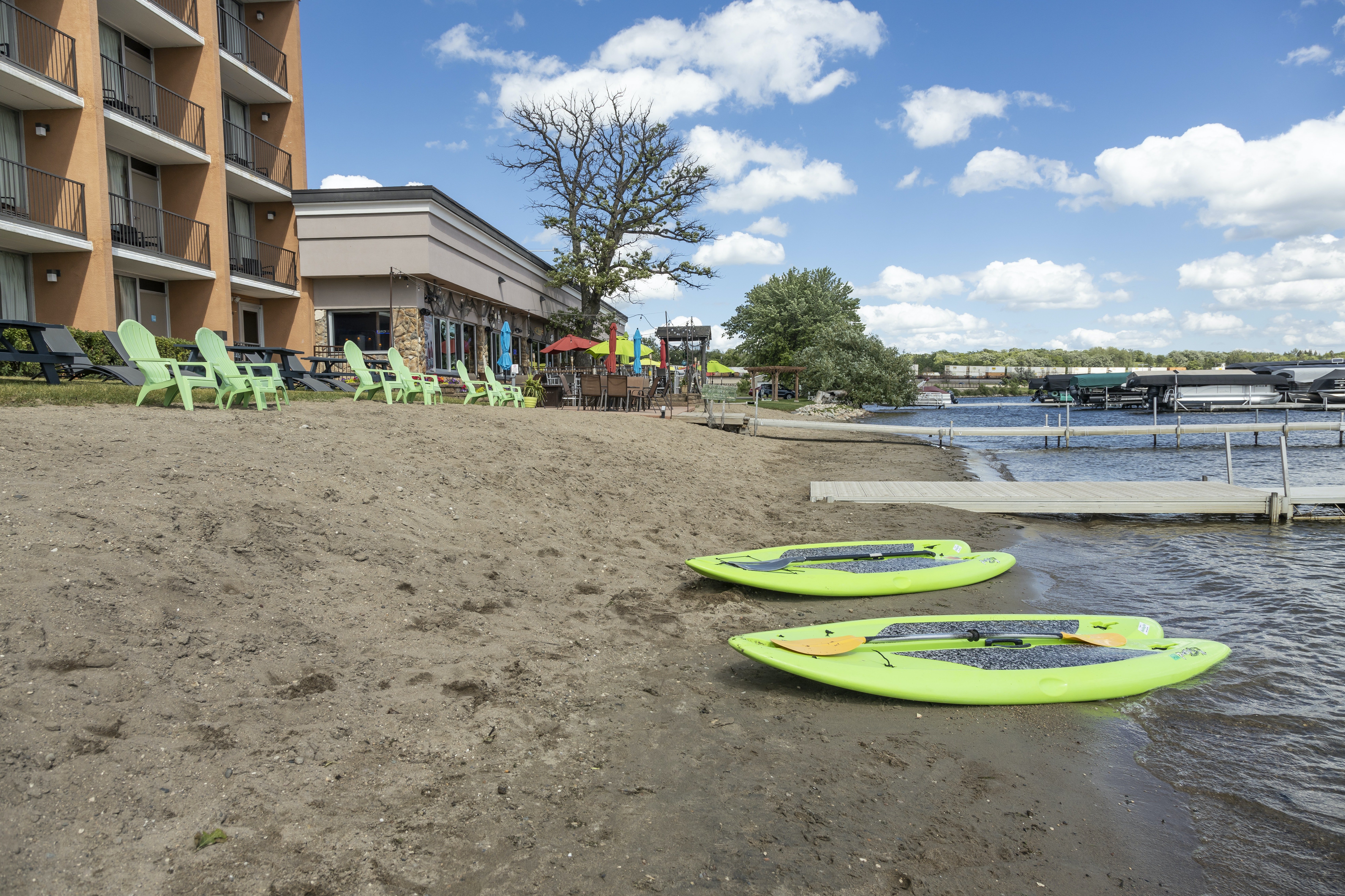 holiday inn detroit lakes by ihg
