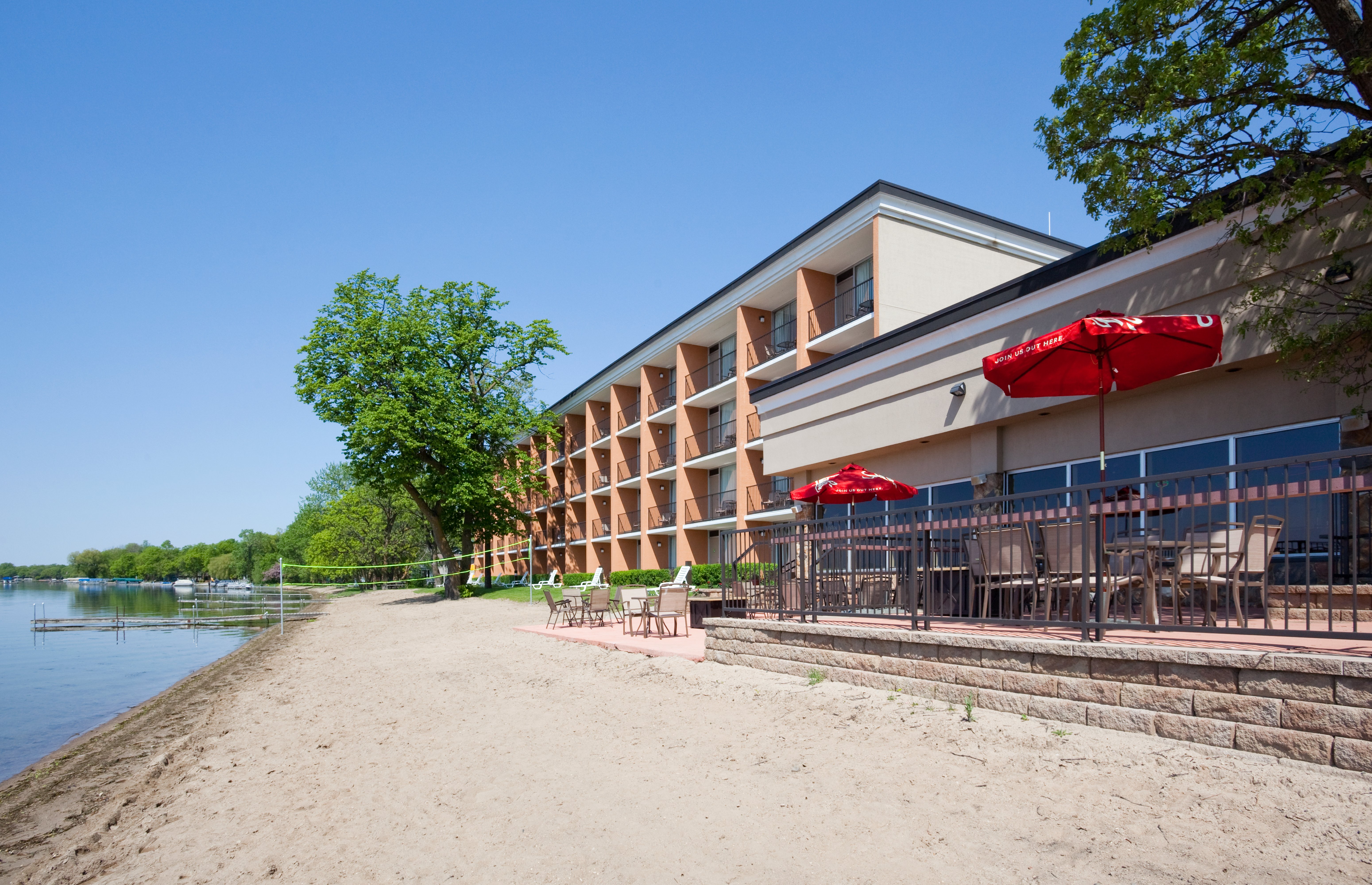 holiday inn detroit lakes by ihg