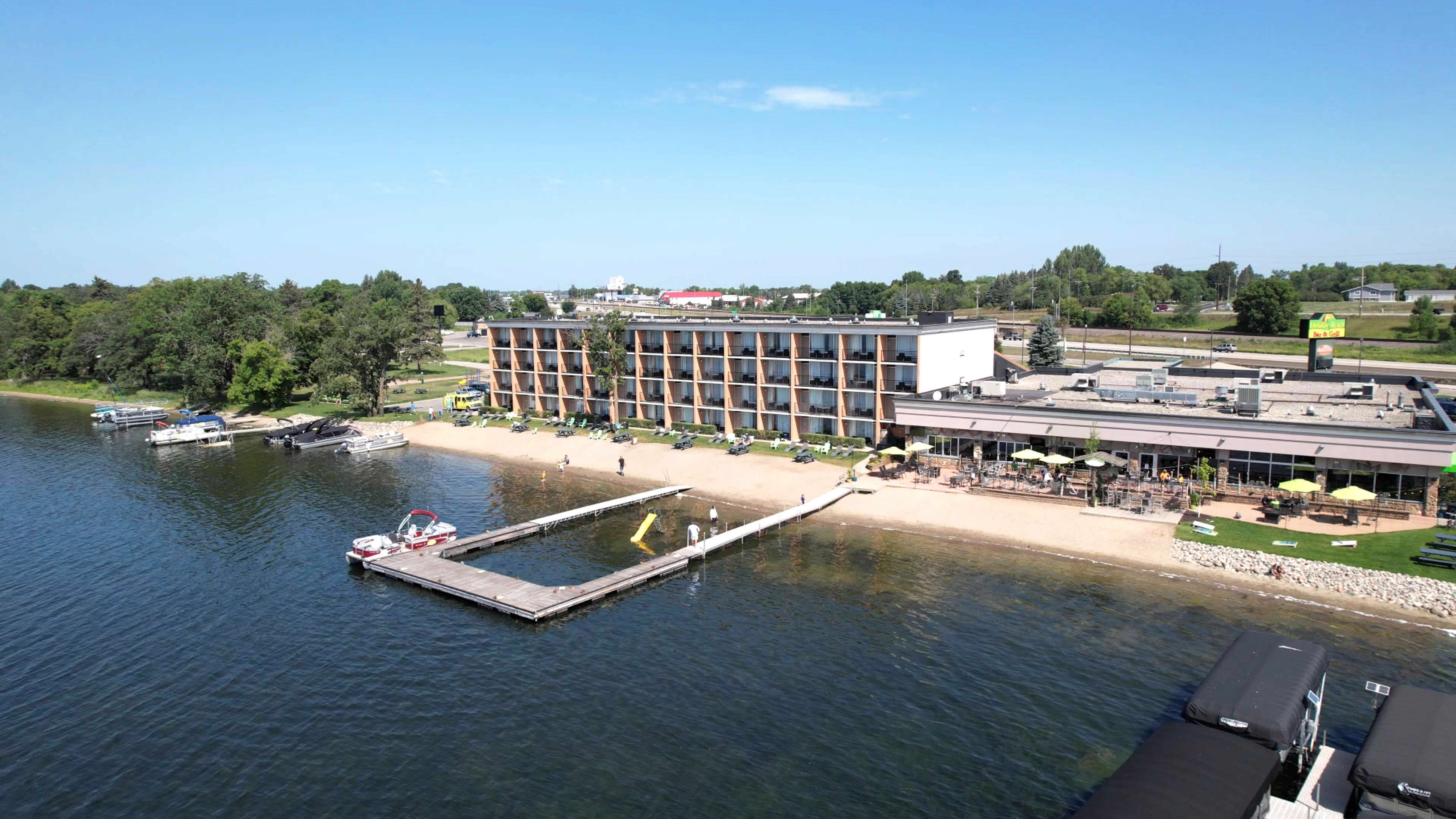 holiday inn detroit lakes by ihg
