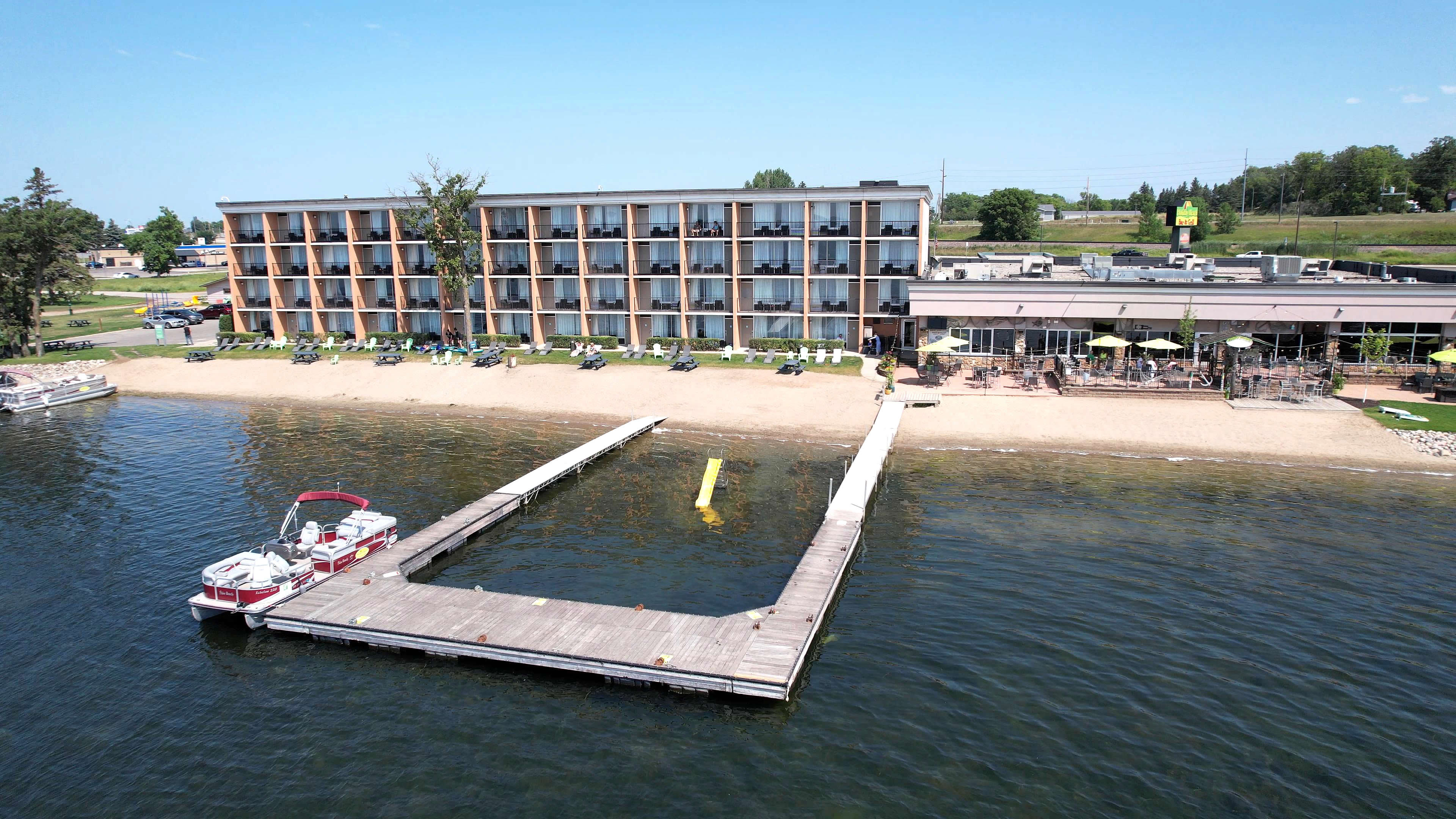 holiday inn detroit lakes by ihg