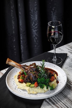 mandala ace albany hotel