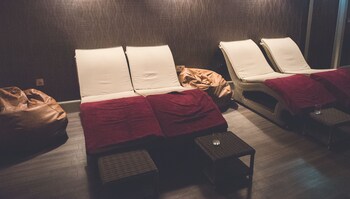 dover marina hotel and spa tapestry collection by hilton
