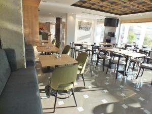 Las Yucas,Granada>>Atarfe,2 star