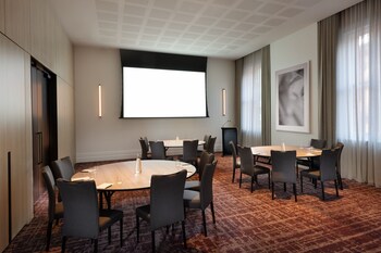 adelaide marriott hotel