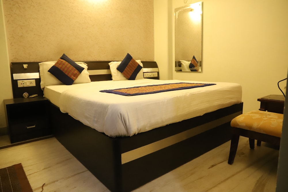 airport hotel golden jindal