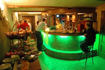 hotel prom