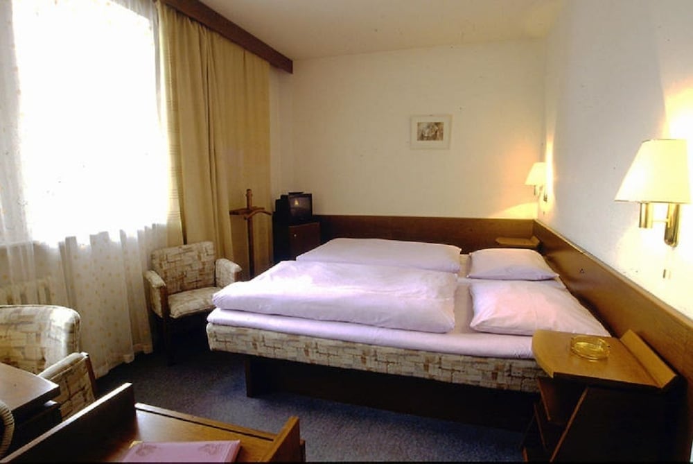 hotel prom