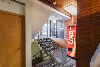 Aisling Suites-The Midtown,526 2Nd Ave N,2 star