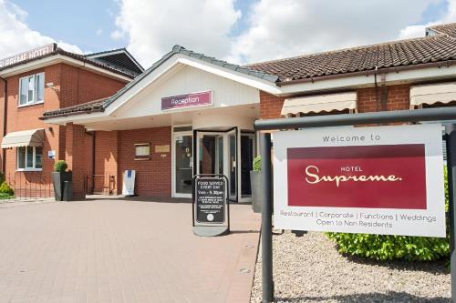 Supreme Inn Boston,Near El Socorro Beach,3 star