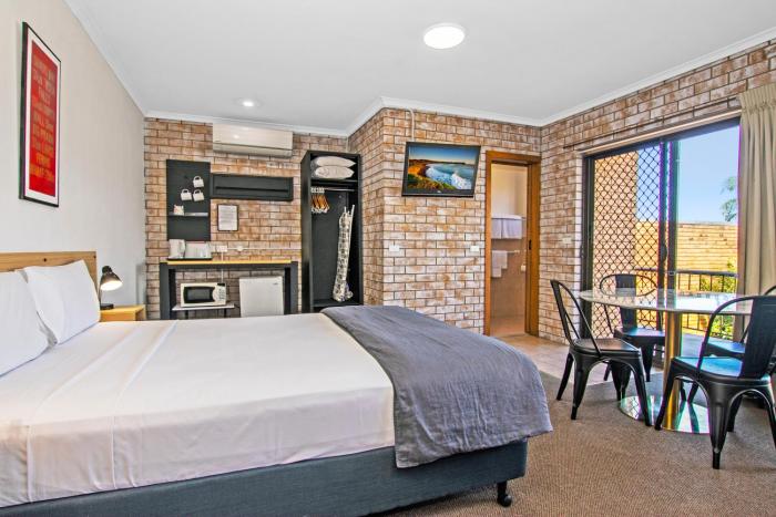 river street motel