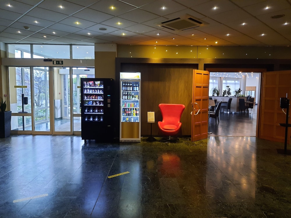 airways hotel frankfurt airport west