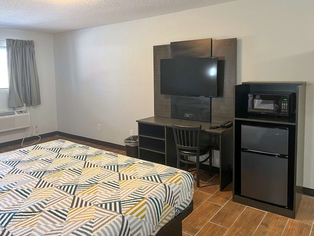 motel 6 hurricane wv