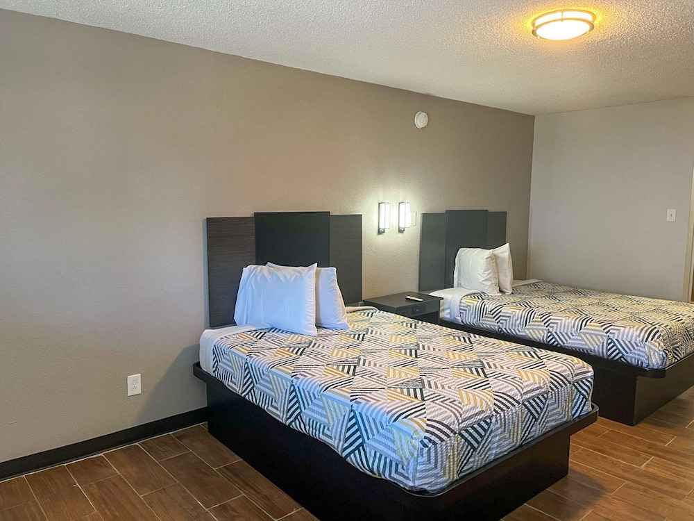 motel 6 hurricane wv