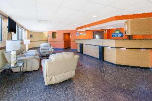 Days Inn & Suites By Wyndham Madison Heights Mi,Near Red Oaks Waterpark,2 star
