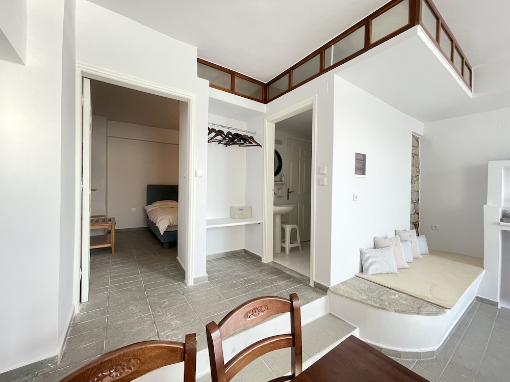 anamar symi residence