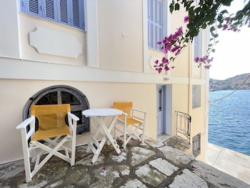 anamar symi residence