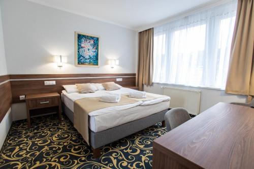 Arpad Hotel,Tata>>Esztergom,3 star