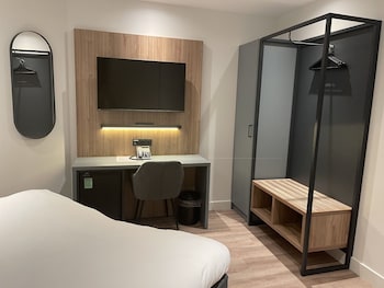 ozo hotels antares airport