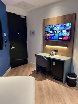 ozo hotels antares airport