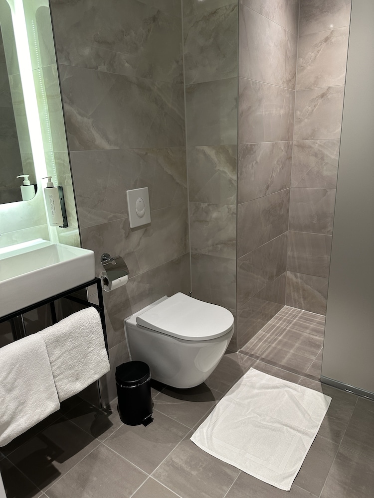 ozo hotels antares airport